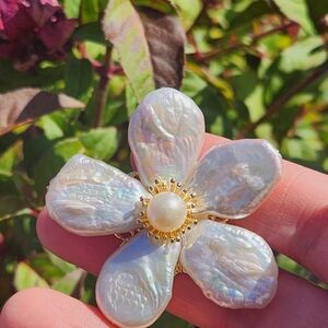 Pearl Flower Brooch